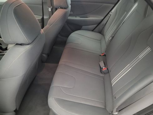 Used 2022 Hyundai Elantra SEL w/ Cargo Package image 18