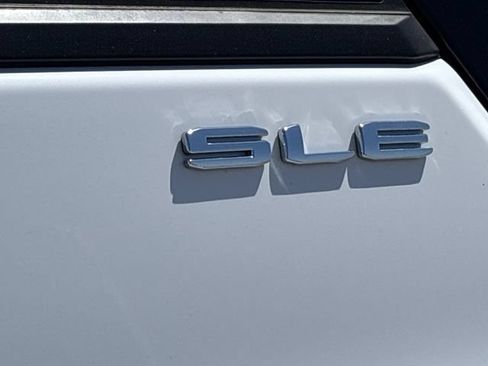Used 2023 GMC Terrain SLE w/ Driver Convenience Package AWD/4WD image 11