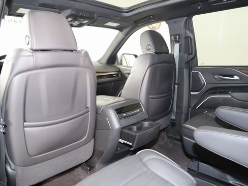 Used 2023 Cadillac Escalade Premium Luxury image 53