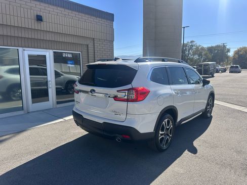 Used 2024 Subaru Ascent Limited image 11
