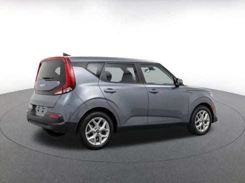 Used 2025 Kia Soul LX w/ LX Technology Package FWD image 9