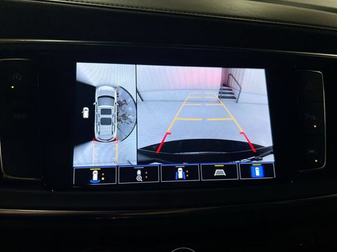 Used 2023 Buick Enclave Avenir AWD/4WD image 16