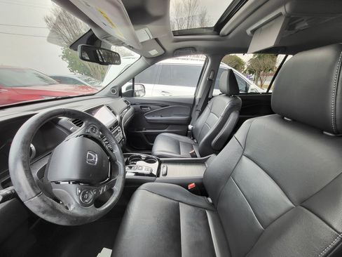 Used 2018 Honda Pilot Touring image 10