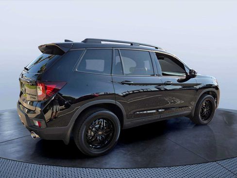 Used 2025 Honda Passport Black Edition image 11