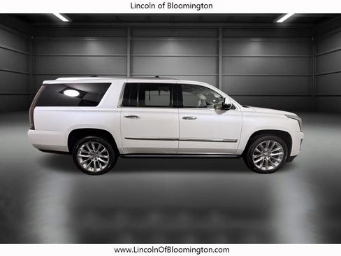 Used 2016 Cadillac Escalade ESV Platinum AWD/4WD image 8