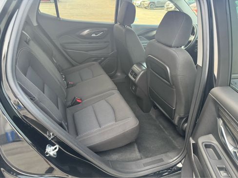 Used 2024 GMC Terrain SLE image 15