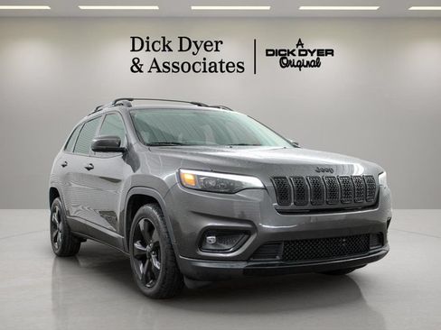 Used 2020 Jeep Cherokee Latitude Plus FWD image 3
