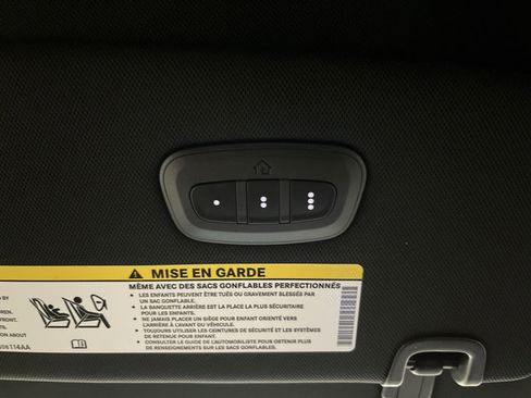 New 2026 Chrysler Pacifica Select AWD/4WD image 27