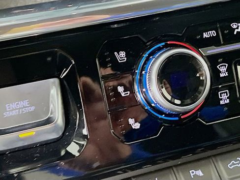 Certified 2025 GMC Sierra 2500 Denali image 19