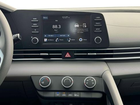 New 2025 Hyundai Elantra SE image 19