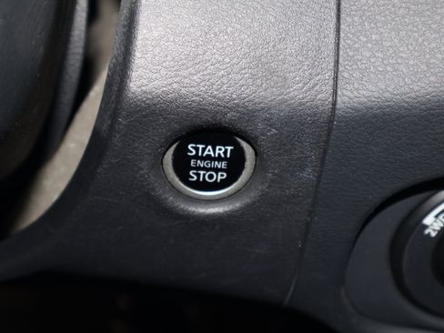 Used 2024 Nissan Frontier SV image 26