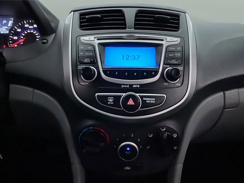 Used 2012 Hyundai Accent GLS image 24