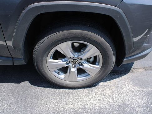 Used 2025 Toyota RAV4 XLE FWD image 4