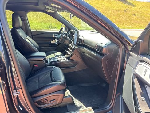 Used 2023 Ford Explorer ST w/ Equipment Group 401A AWD/4WD image 33
