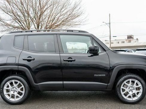 Used 2020 Jeep Renegade Latitude w/ Cold Weather Group AWD/4WD image 5