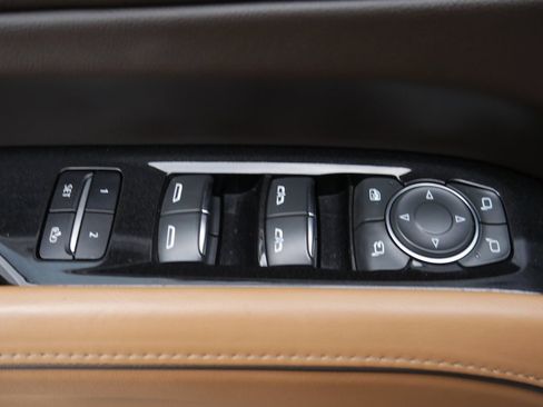 Used 2023 Cadillac Escalade ESV Premium Luxury image 36