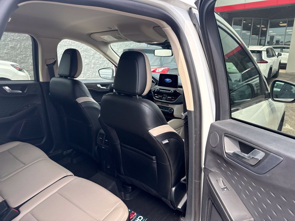 Used 2020 Ford Escape Titanium AWD/4WD image 18