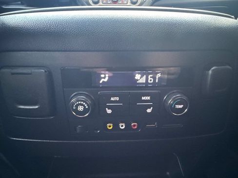 Used 2015 GMC Yukon Denali w/ Premium Package AWD/4WD image 18