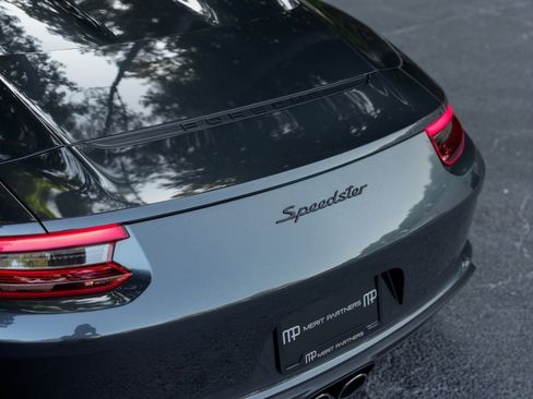 Used 2019 Porsche 911 Speedster RWD image 10