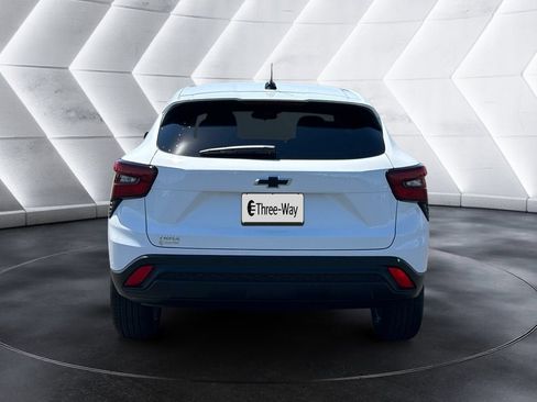 New 2026 Chevrolet Trax LS w/ LS Convenience Package FWD image 4
