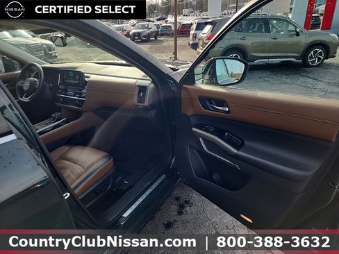 Certified 2022 Nissan Pathfinder Platinum w/ Cargo Package image 33