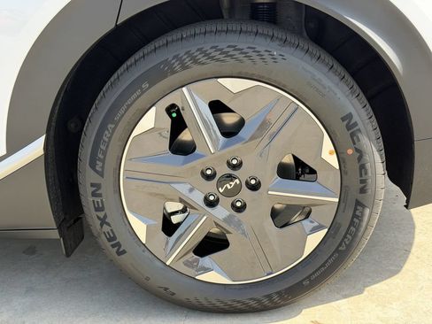 New 2026 Kia EV6 Light RWD image 12