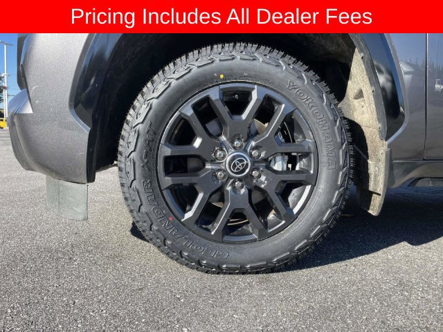 Used 2023 Toyota Sequoia Platinum AWD/4WD image 9