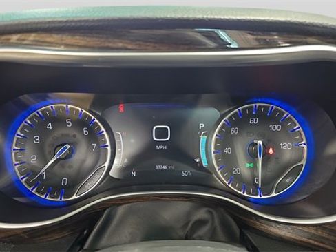 Used 2024 Chrysler Pacifica Limited image 10