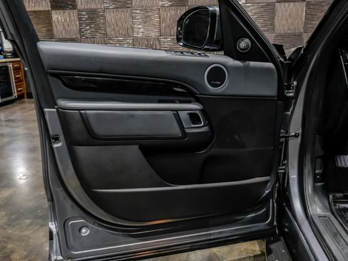 Used 2018 Land Rover Discovery SE AWD/4WD image 42