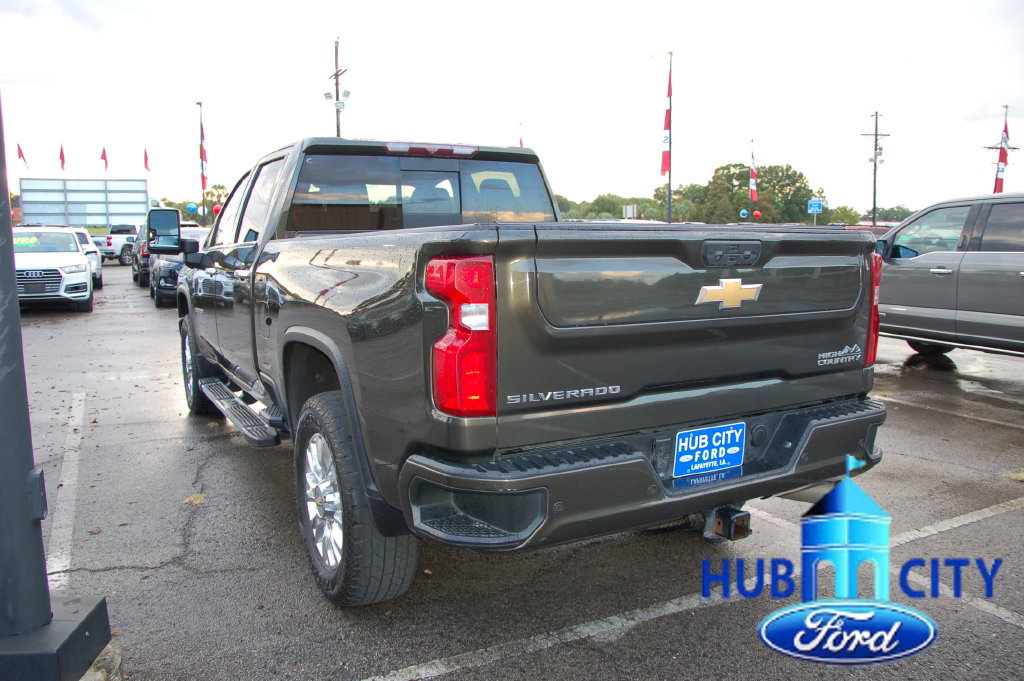 Used 2022 Chevrolet Silverado 2500 High Country w/ Safety Package II AWD/4WD image 3