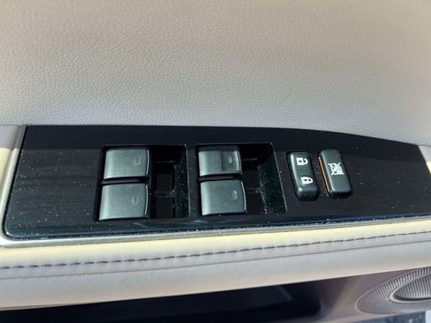 Used 2017 Lexus ES 350 w/ Luxury Package FWD image 22