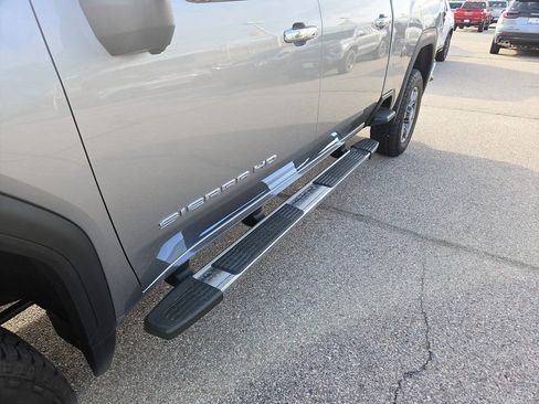 New 2026 GMC Sierra 2500 SLT w/ SLT Premium Package AWD/4WD image 32