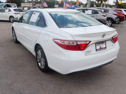 Used 2016 Toyota Camry SE FWD image 3