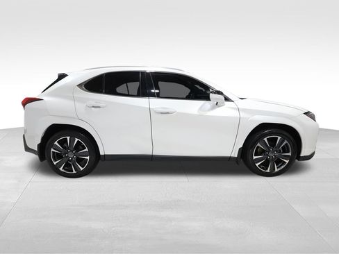 Used 2022 Lexus UX 200 w/ Premium Package image 5