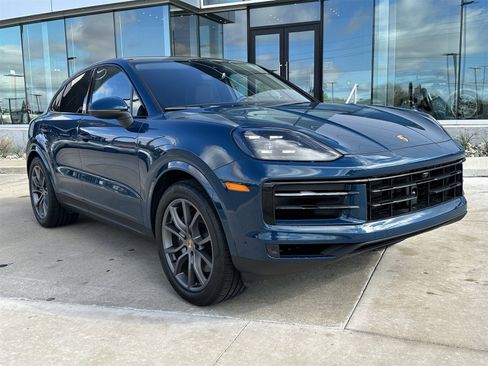 Certified 2024 Porsche Cayenne Coupe image 9