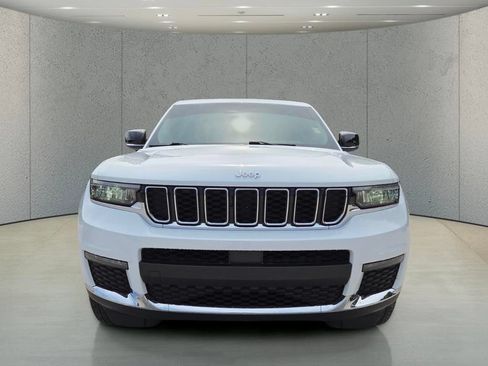 Used 2023 Jeep Grand Cherokee L Limited AWD/4WD image 11