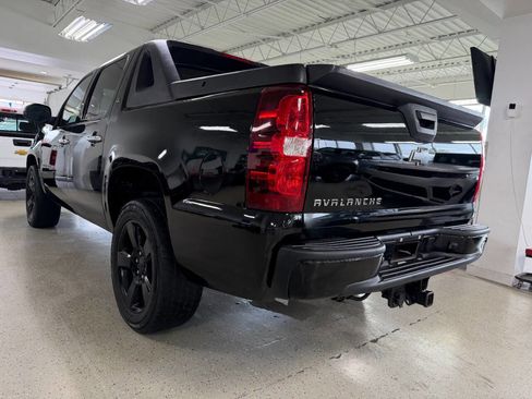 Used 2012 Chevrolet Avalanche LT AWD/4WD image 12