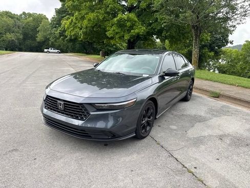 Used 2025 Honda Accord SE image 3