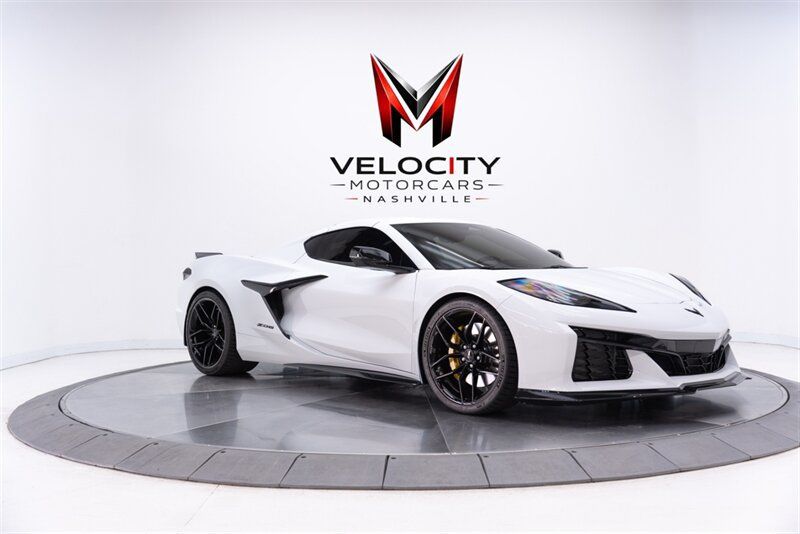 Used 2025 Chevrolet Corvette Z06 w/ Stealth Interior Trim Package RWD image 4