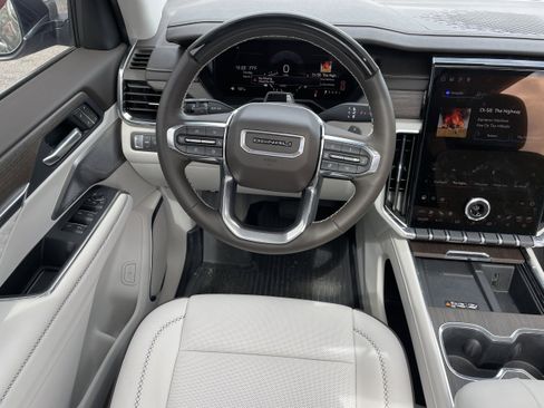 Certified 2025 GMC Acadia Denali w/ Super Cruise Package image 14