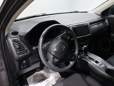 Used 2018 Honda HR-V EX image 16