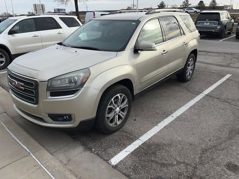 Used 2015 GMC Acadia SLT image 2