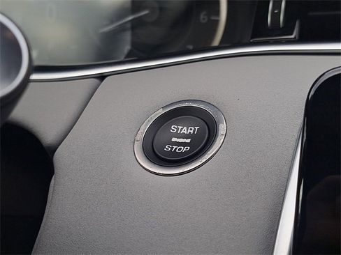 Certified 2023 Land Rover Range Rover Evoque SE image 29