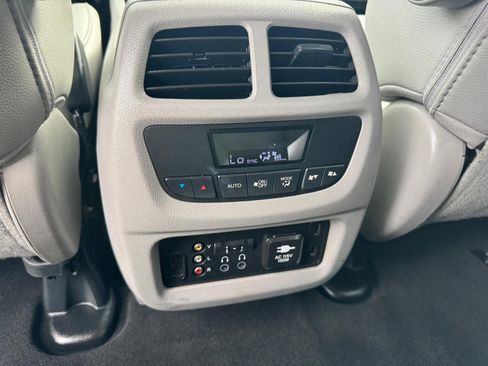 Used 2017 Honda Pilot Touring image 14