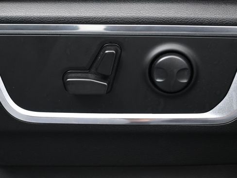 Used 2023 RAM 1500 Laramie AWD/4WD image 10