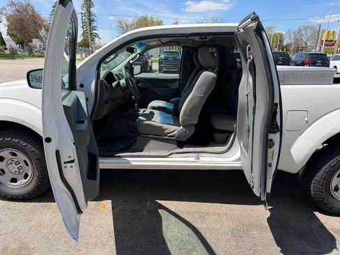 Used 2013 Nissan Frontier S RWD image 12