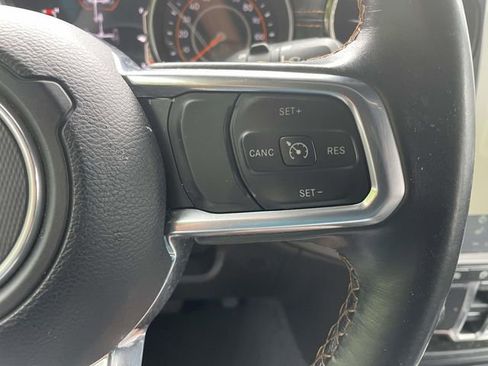 Used 2022 Jeep Wrangler Unlimited Sahara AWD/4WD image 26