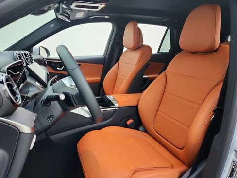New 2026 Mercedes-Benz GLC 300 image 10