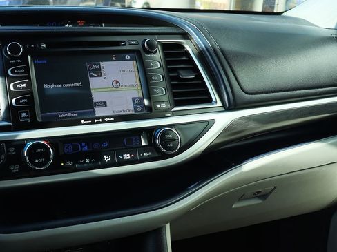 Used 2019 Toyota Highlander Limited image 48