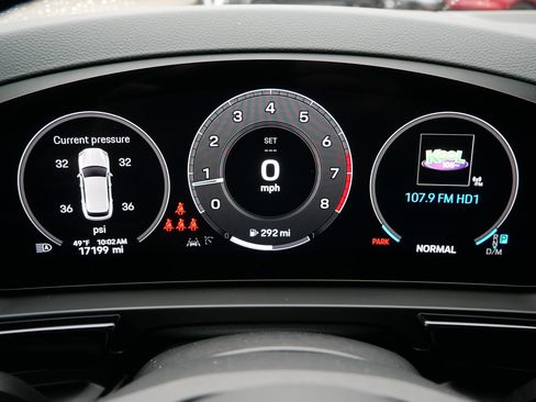 Used 2024 Porsche Cayenne image 21